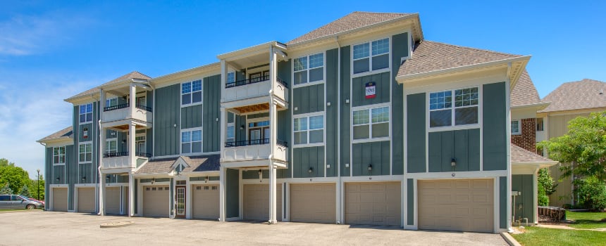 exterior of a Zionsville apartment building